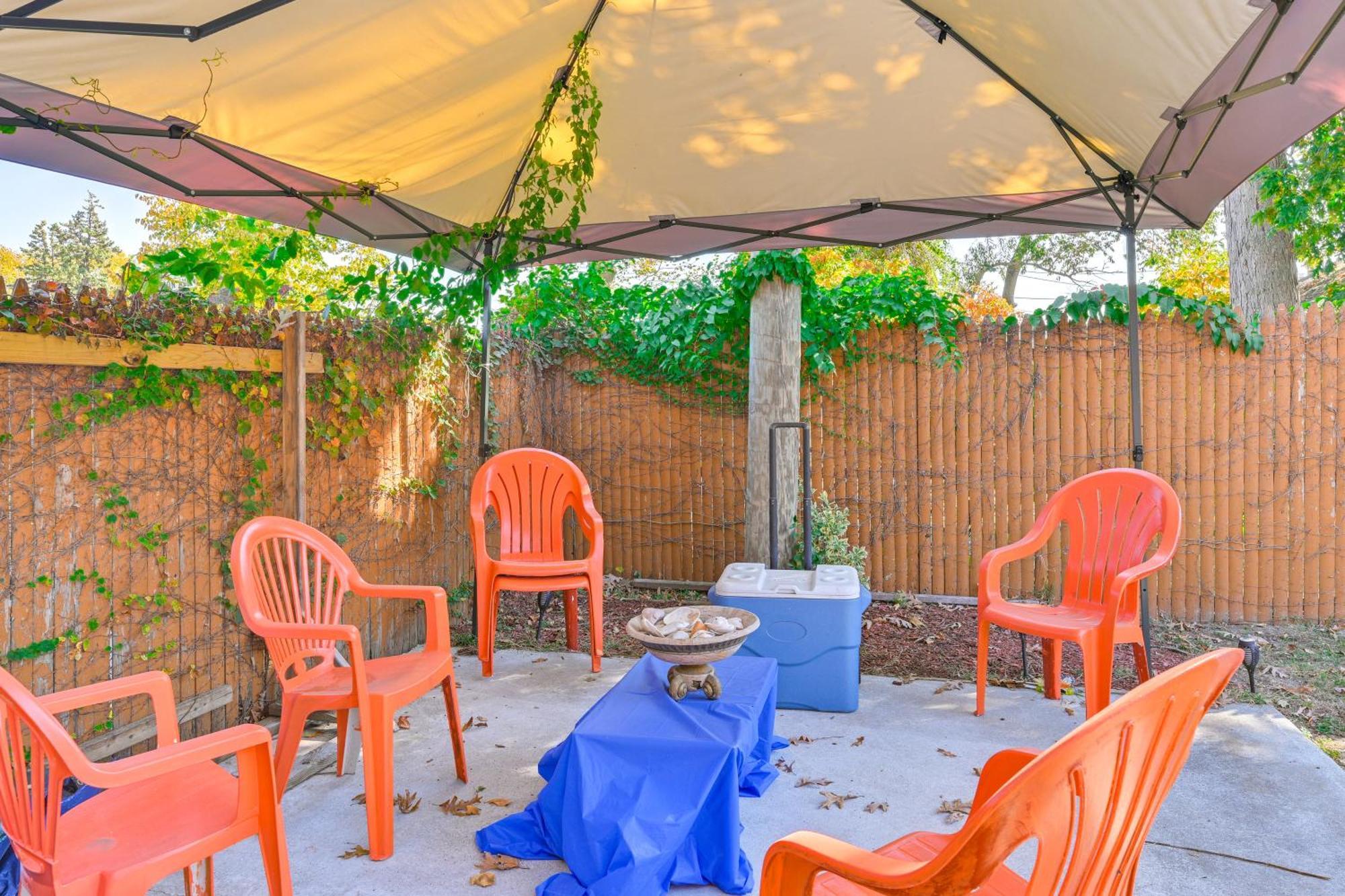 Central Elmont Studio With Great Outdoor Space! Eksteriør billede